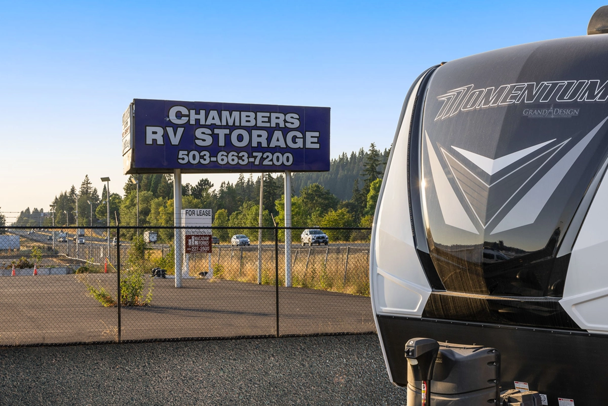 RV in front of Chambers Sign